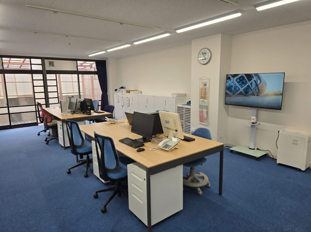 事務局の内観